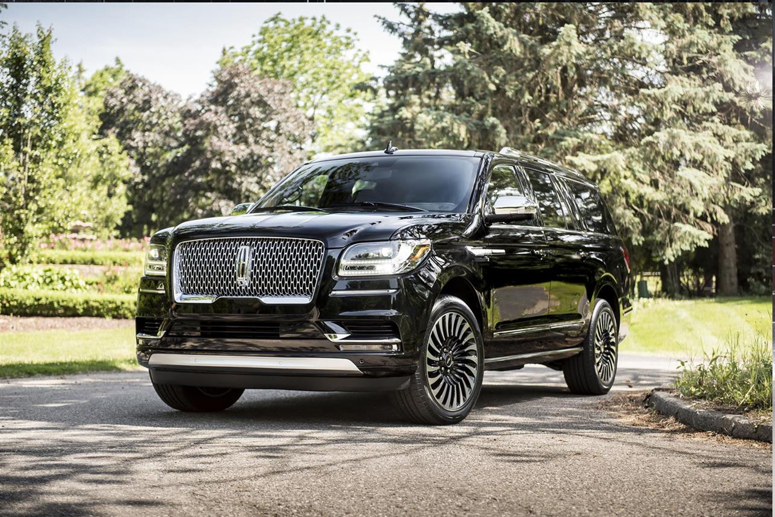 Krownkey Limo Service North Caroline - Lincoln Navigator